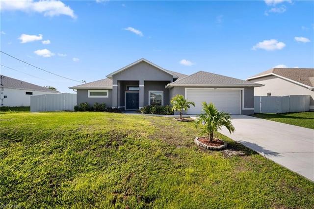 684 Manhattan St E, Lehigh Acres, FL 33974