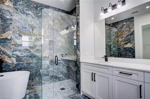 Bath - 3280 20th Ave SE, Naples, FL 34117 photo 4 of 11