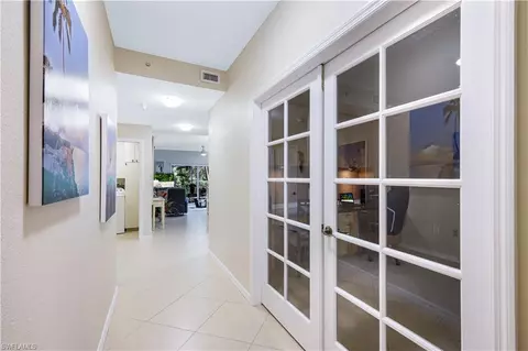 4520 Botanical Place Cir #106, Naples, FL 34112