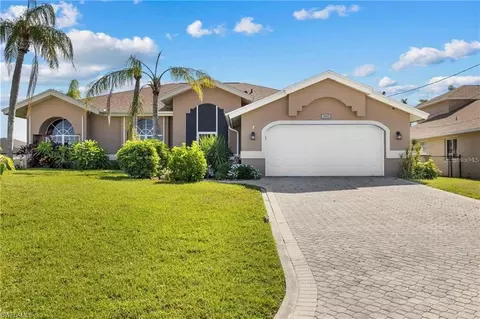 201 SE 4th Pl, Cape Coral, FL 33990