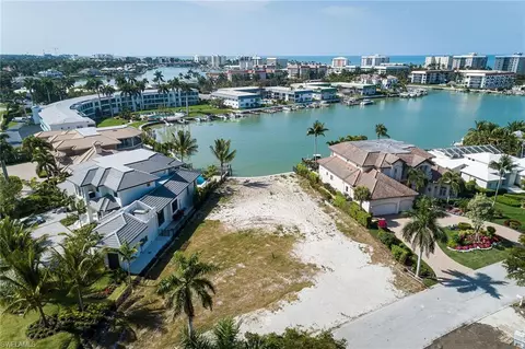 262 Bay Pt, Naples, FL 34103
