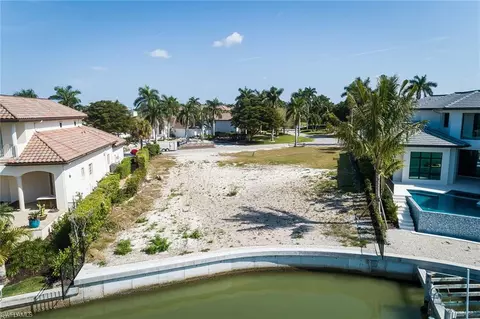 262 Bay Pt, Naples, FL 34103 photo 3