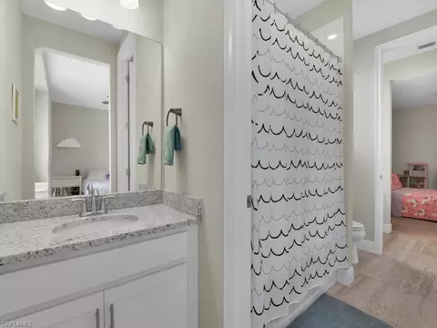 Bath - 3508 Pilot Cir, Naples, FL 34120 photo 5 of 6