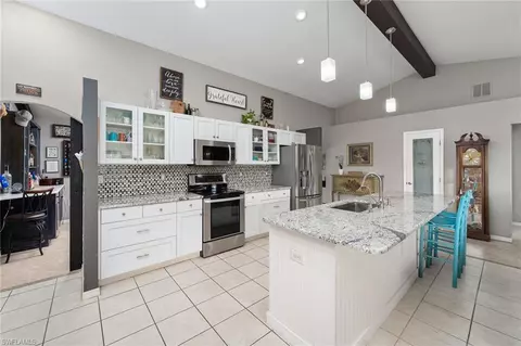 3031 NW 17th Pl, Cape Coral, FL 33993