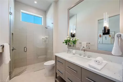 Bath - 777 Binnacle Dr, Naples, FL 34103 photo 4 of 7