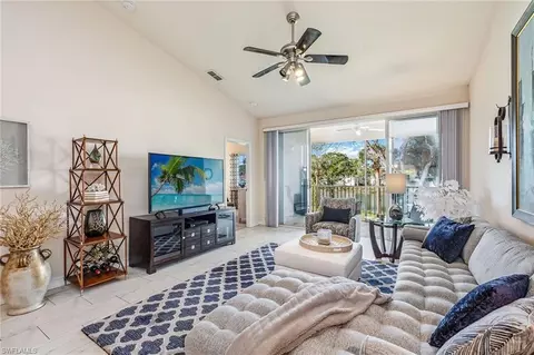 675 Luisa Ln #2, Naples, FL 34104