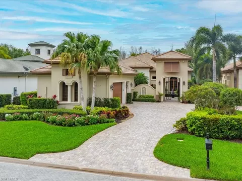 28712 La Caille Dr, Naples, FL 34119