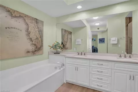 Bath - 400 Flagship Dr #608, Naples, FL 34108 photo 2 of 3