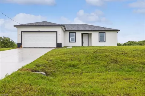 9029 E Castle Cir, Labelle, FL 33935