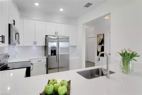 Kitchen - 2885 Citrus St, Naples, FL 34120 photo 4 of 4