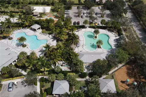 Exterior - 2885 Citrus St, Naples, FL 34120 photo 5 of 10