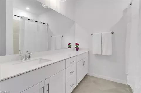 Bath - 2885 Citrus St, Naples, FL 34120 photo 2 of 4