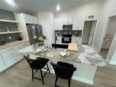 3506 42nd St SW, Lehigh Acres, FL 33976