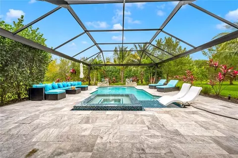1979 Mustique St, Naples, FL 34120