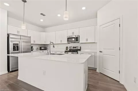 Kitchen - 2274 Avocado Ln, Naples, FL 34120 photo 2 of 5