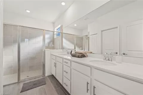 Bath - 2274 Avocado Ln, Naples, FL 34120 photo 1 of 3