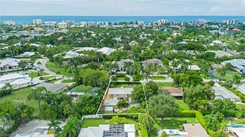 640 Rudder Rd, Naples, FL 34102