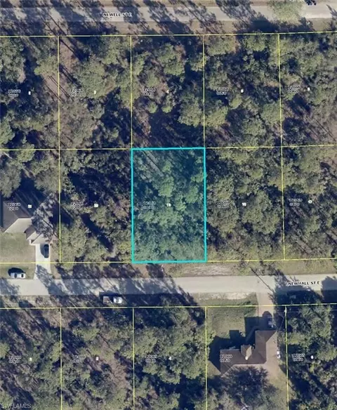 713 Newhall St E, Lehigh Acres, FL 33974