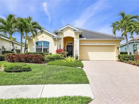 2456 Blackburn Cir, Cape Coral, FL 33991