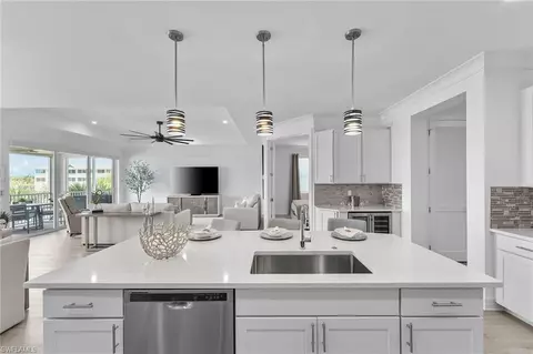 Kitchen - 195 Indies Dr E #202, Naples, FL 34114 photo 4 of 7