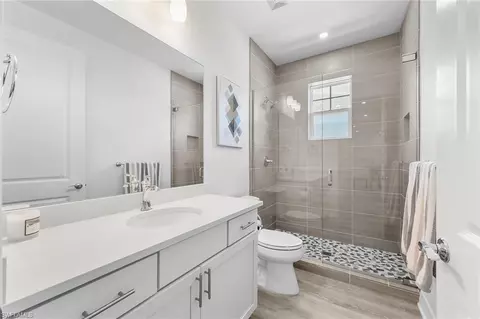 Bath - 195 Indies Dr E #202, Naples, FL 34114 photo 3 of 3