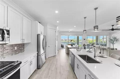 Kitchen - 195 Indies Dr E #202, Naples, FL 34114 photo 6 of 7