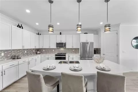Kitchen - 195 Indies Dr E #202, Naples, FL 34114 photo 2 of 7