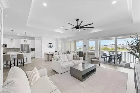 195 Indies Dr E #202, Naples, FL 34114