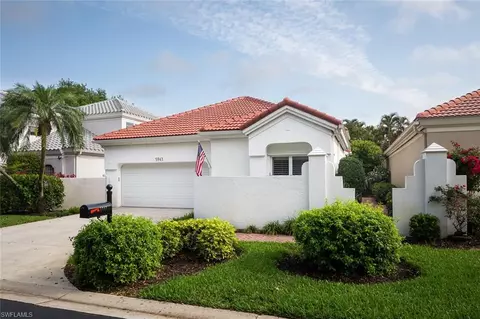 5943 Livermore Ln, Naples, FL 34119