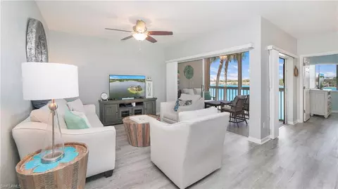 2671 Citrus Lake Dr #E-202, Naples, FL 34109