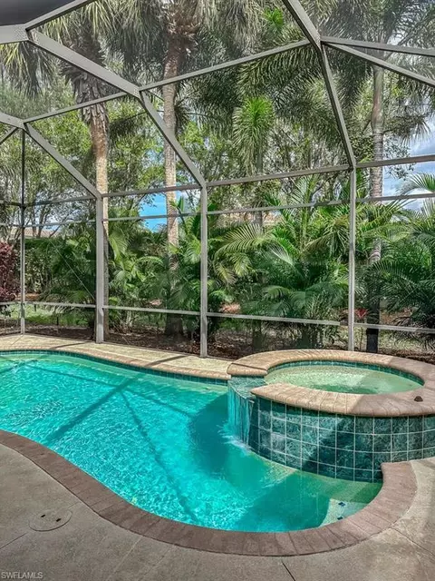 3095 Santorini Ct, Naples, FL 34119