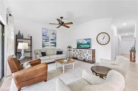 9844 Venezia Cir #724, Naples, FL 34113