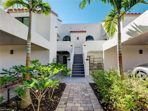 661 Windsurf Ln #A-104, Naples, FL 34108