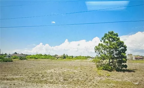 821 Newell St E, Lehigh Acres, FL 33974