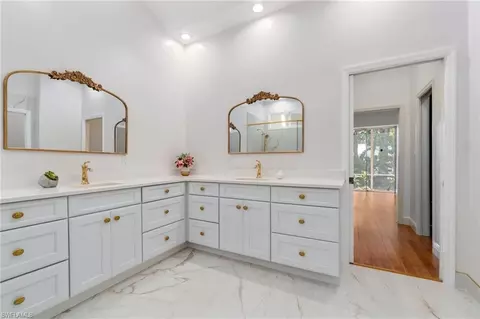 Bath - 4868 W Boulevard Ct, Naples, FL 34103 photo 5 of 6