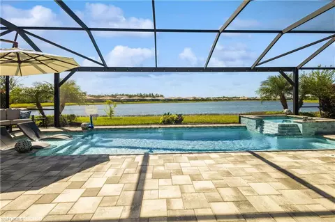 6932 Cocoplum St, Naples, FL 34114