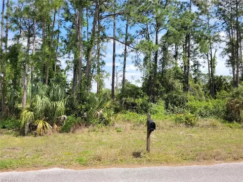 8038 Rolling Cir, Labelle, FL 33935 photo 3