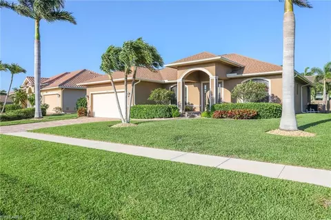 133 Balfour Dr, Marco Island, FL 34145