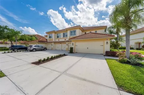 7877 Clemson St #202, Naples, FL 34104