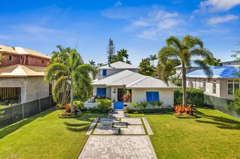 1034 7th Ave N, Naples, FL 34102