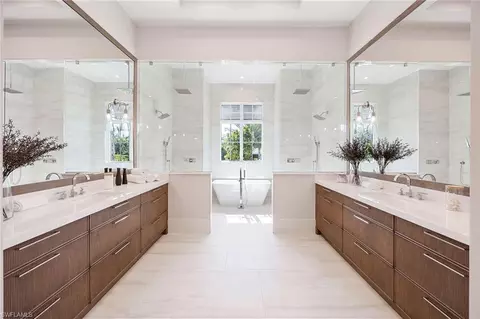 Bath - 4112 Willowhead Way, Naples, FL 34103 photo 1 of 3