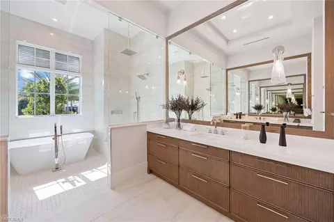 Bath - 4112 Willowhead Way, Naples, FL 34103 photo 2 of 3