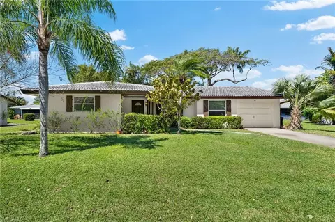 6 Maui Cir, Naples, FL 34112
