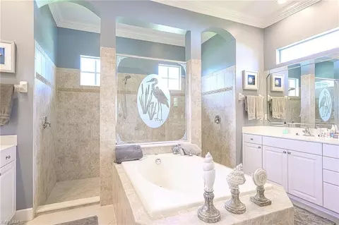 Bath - 9020 Maverick Ct, Naples, FL 34113 photo 3 of 6