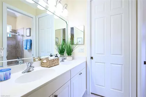 Bath - 9020 Maverick Ct, Naples, FL 34113 photo 4 of 6