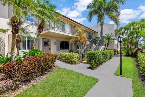 149 Palm Dr #19, Naples, FL 34112