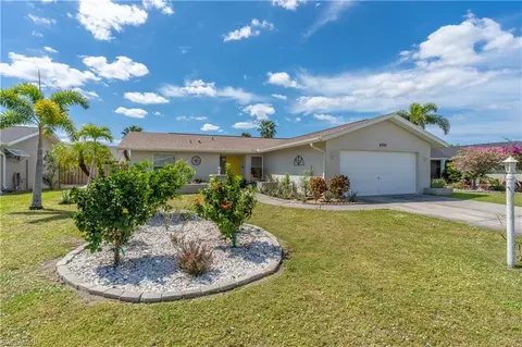 9731 Deerfoot Dr, Fort Myers, FL 33919