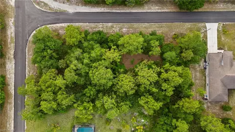 2002 Edward Ave, Alva, FL 33920