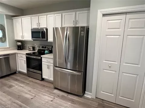 Kitchen - 9113 Michael Cir #5, Naples, FL 34113 photo 3 of 4