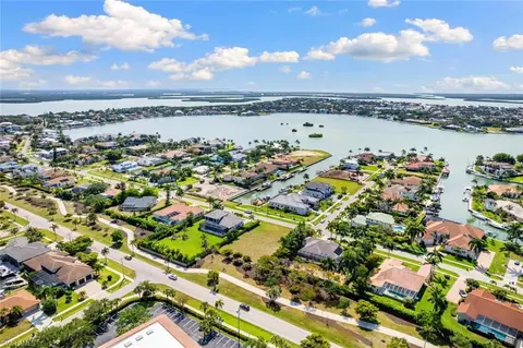 1472 Collingswood Ave, Marco Island, FL 34145